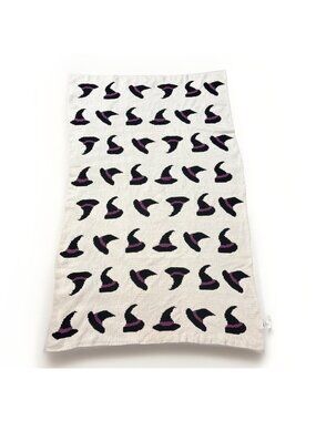 Novogratz Halloween Witch’s Hat Oversized Throw Blanket 50x87” Purple/Black/whit